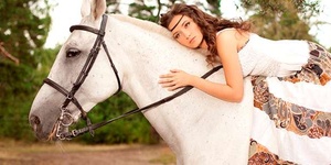 Скидка 50% на уроки верховой езды или экскурсия «Знакомство с лошадью»